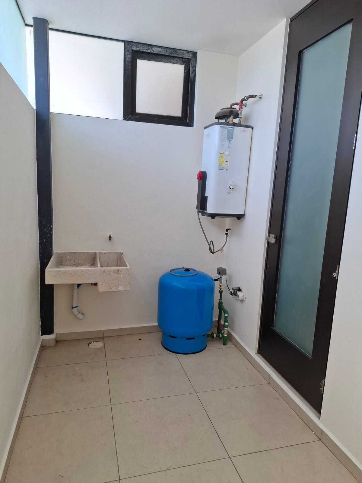 CASA EN RENTA EN AGUILAS ALTOZANO, MORELIA