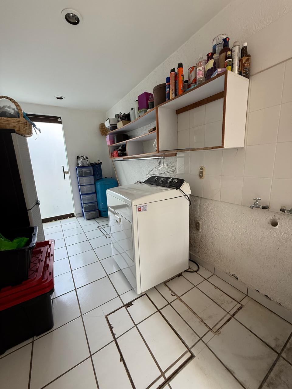 CASA RESIDENCIAL EN VENTA EN VILLA LOMAS DEL PARAISO, MORELIA