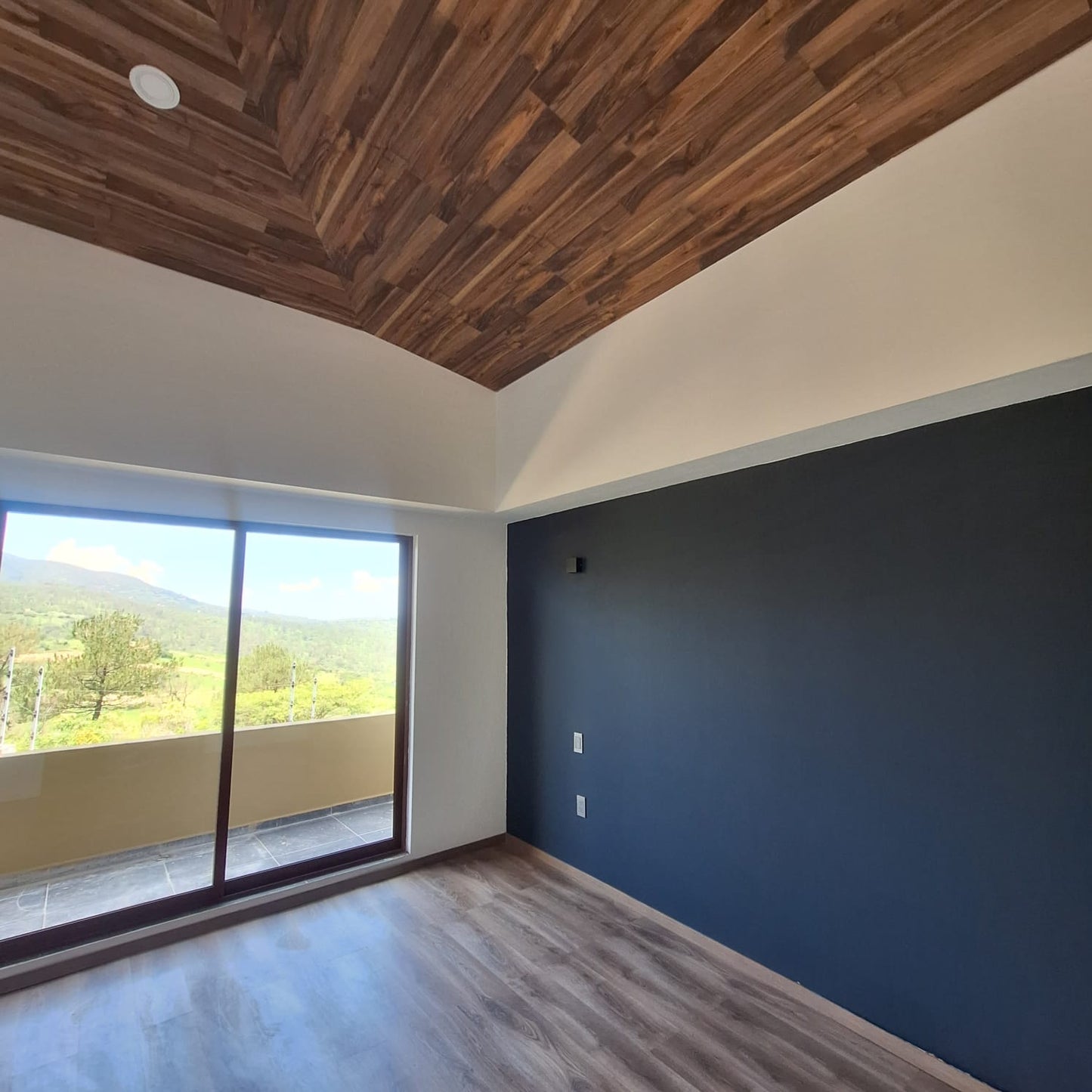 CASA RESIDENCIAL EN VENTA EN CLUB Y DENTRO DEL CAMPO DE GOLF ALTOZANO, MORELIA