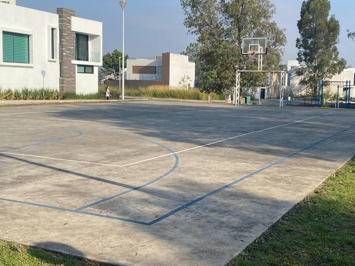 TERRENO EN VENTA EN PASEO DEL PARQUE TRES MARIAS, MORELIA