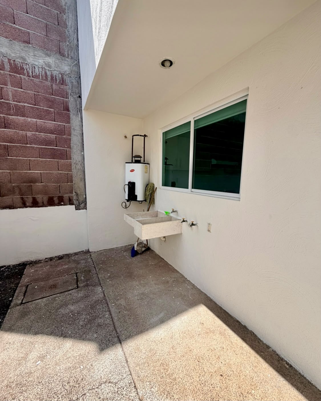 CASA EN RENTA EN FRESNOS TRES MARIAS, MORELIA
