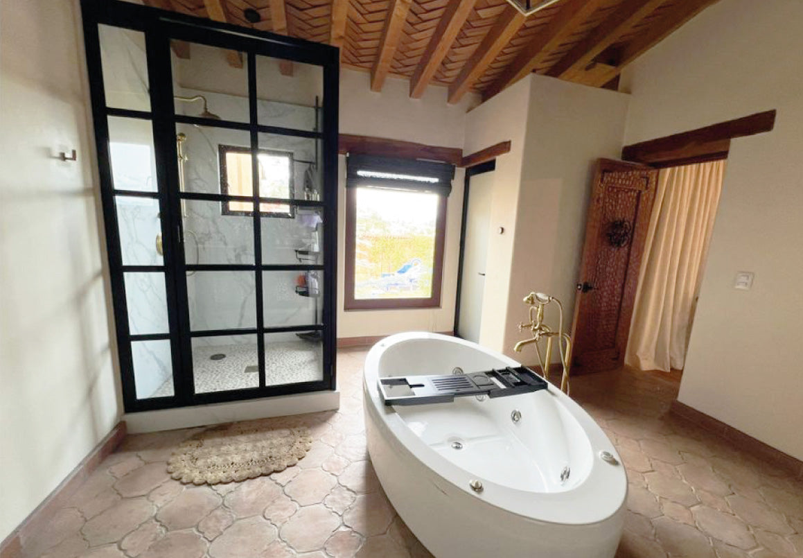 CASA RESIDENCIAL EN VENTA EN PATZCUARO, MICHOACAN