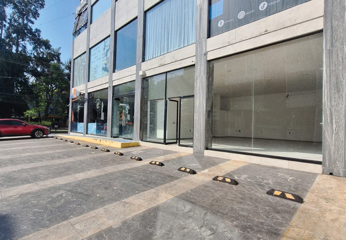LOCAL COMERCIAL EN RENTA EN AV. CAMELINAS, MORELIA