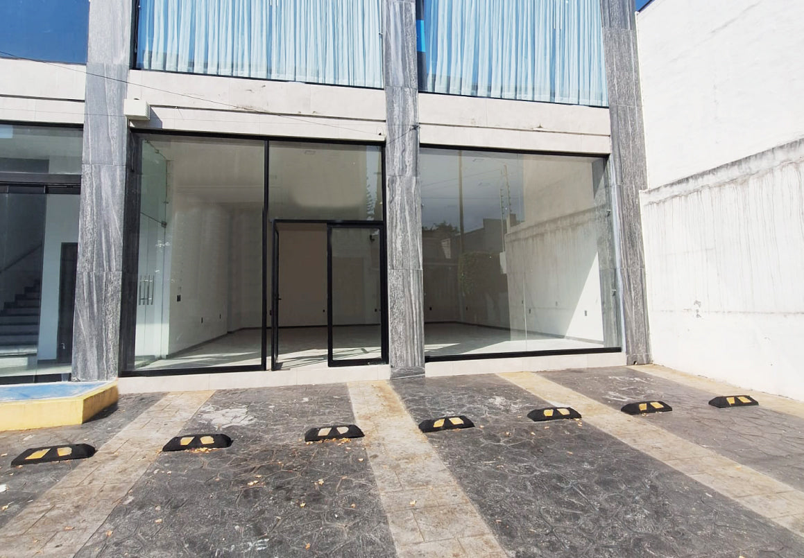 LOCAL COMERCIAL EN RENTA EN AV. CAMELINAS, MORELIA