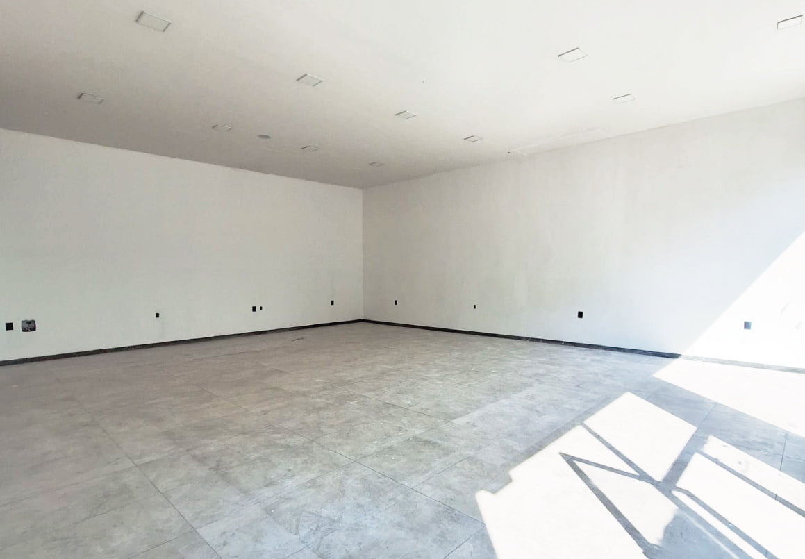 LOCAL COMERCIAL EN RENTA EN AV. CAMELINAS, MORELIA