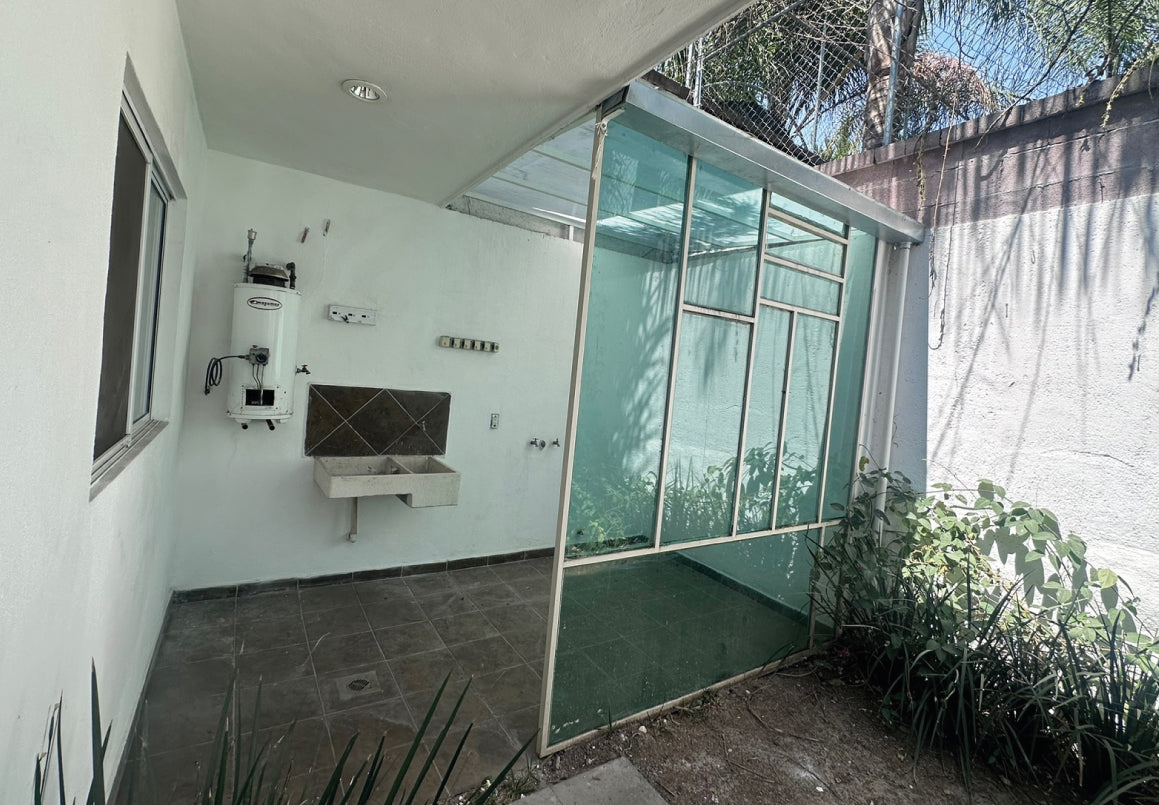CASA EN RENTA EN TRES MARIAS, MORELIA