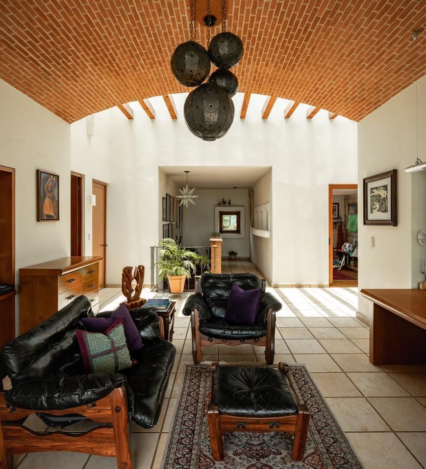 CASA RESIDENCIAL EN VENTA EN FRACCIONAMIENTO PRIVADO EN SANTA MARIA DE GUIDO, MORELIA