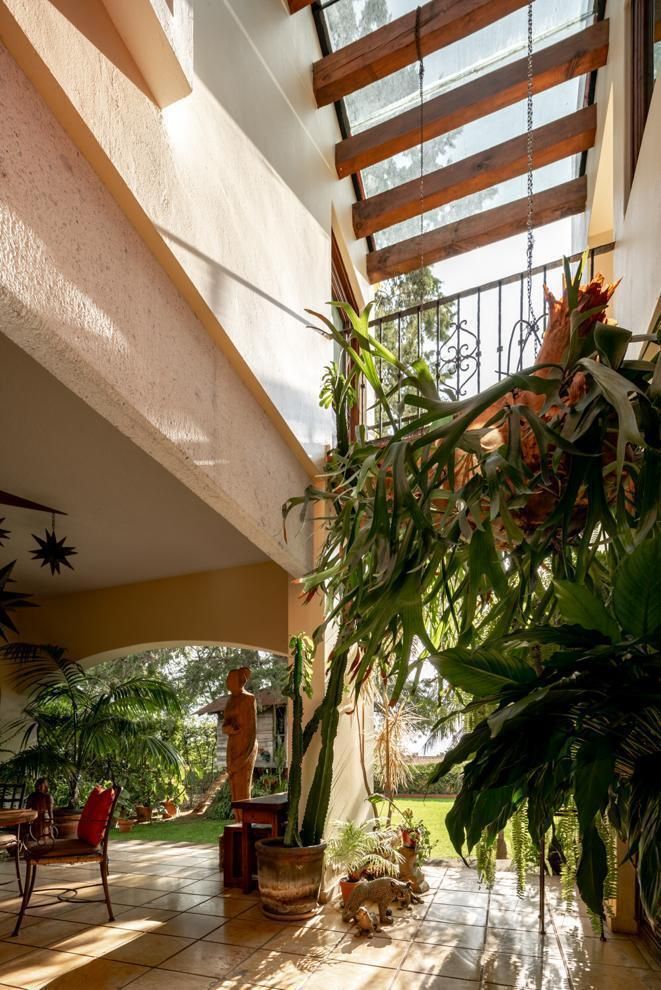 CASA RESIDENCIAL EN VENTA EN FRACCIONAMIENTO PRIVADO EN SANTA MARIA DE GUIDO, MORELIA
