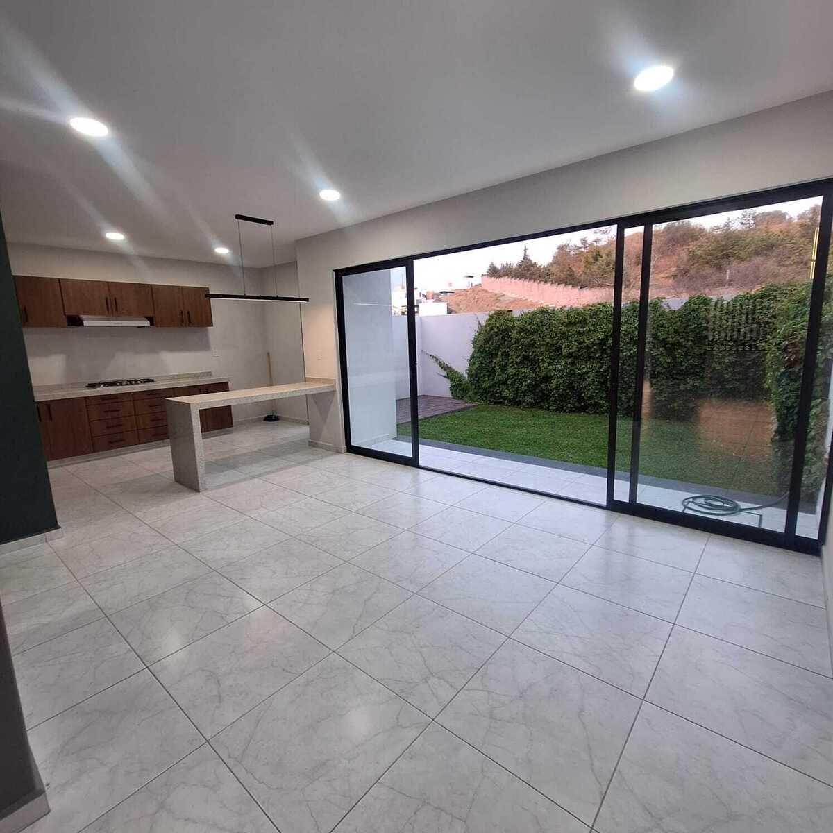 CASA EN VENTA EN PASEO DEL PARQUE TRES MARIAS, MORELIA