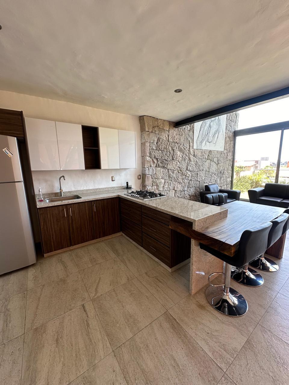 CASA EN VENTA EN CLUB Y DENTRO DEL CAMPO DE GOLF ALTOZANO, MORELIA