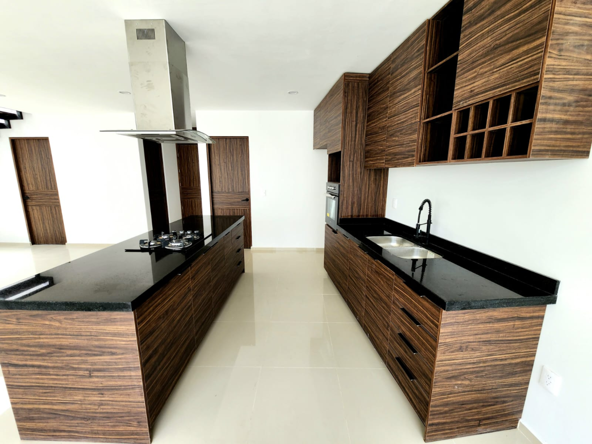 CASA EN VENTA EN LOMALTA TRES MARIAS, MORELIA
