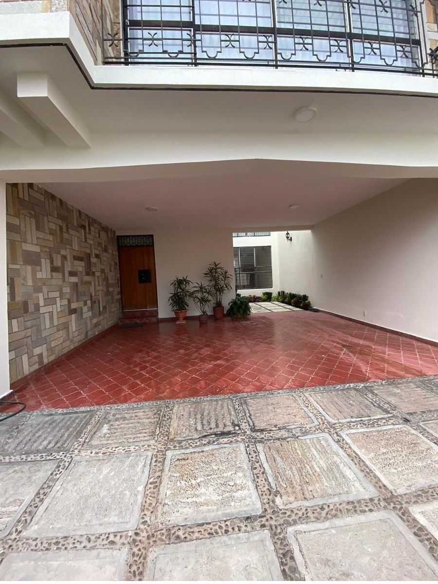 CASA RESIDENCIAL EN VENTA EN CHAPULTEPEC NORTE, MORELIA