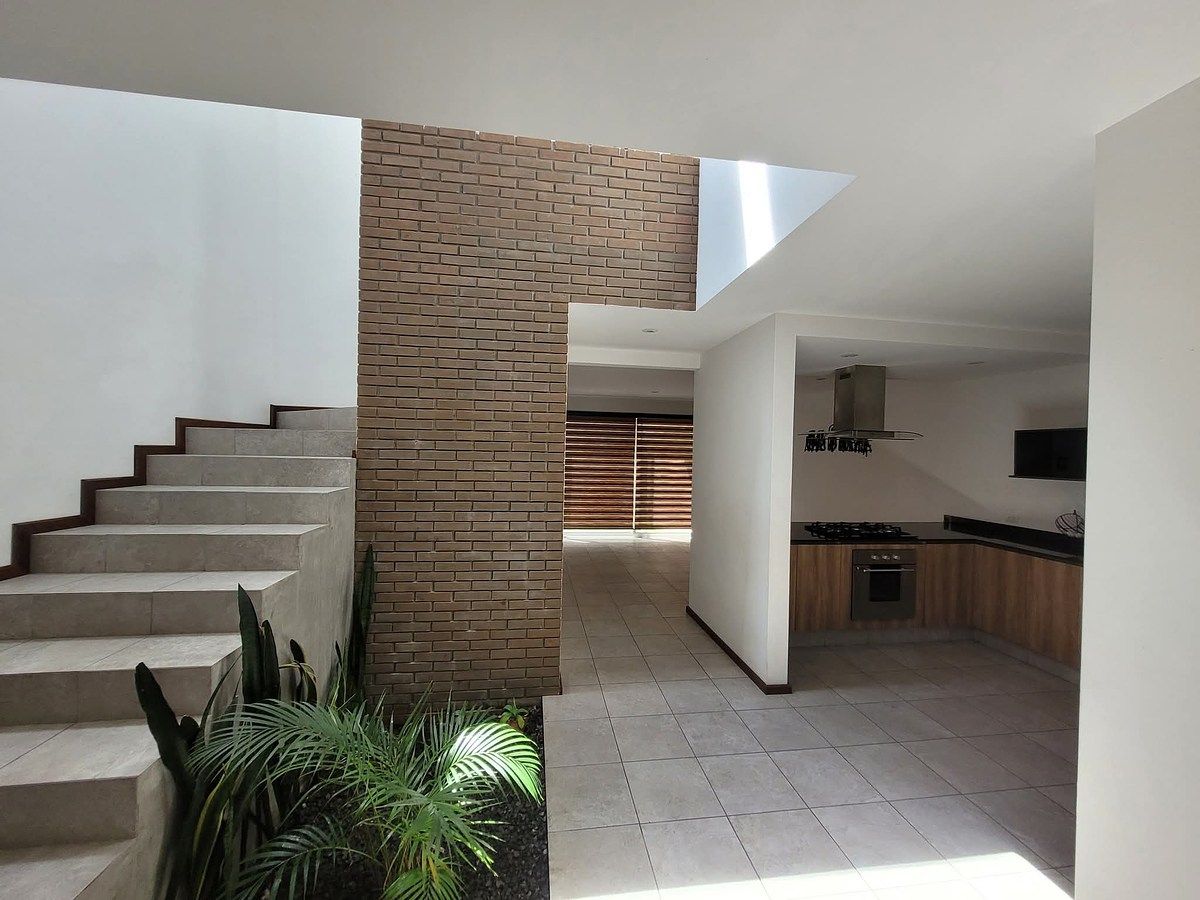 CASA EN VENTA EN EL OLIVAR ALTOZANO, MORELIA