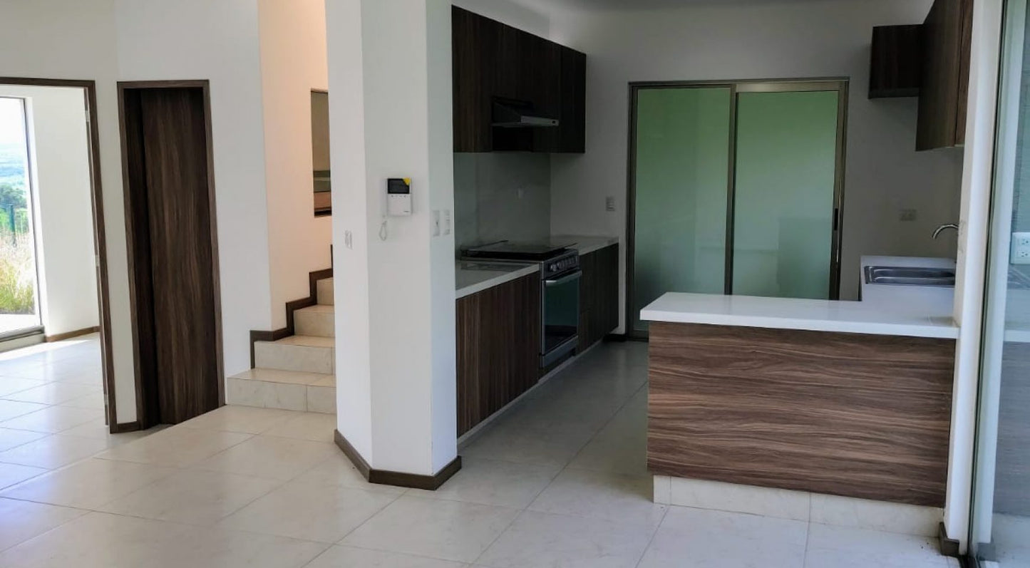 CASA EN VENTA EN LOMALTA TRES MARIAS, MORELIA