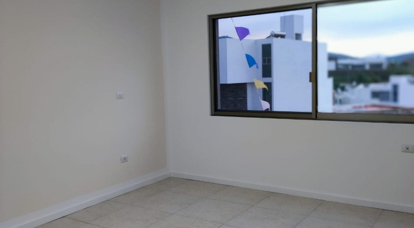CASA EN VENTA EN LOMALTA TRES MARIAS, MORELIA