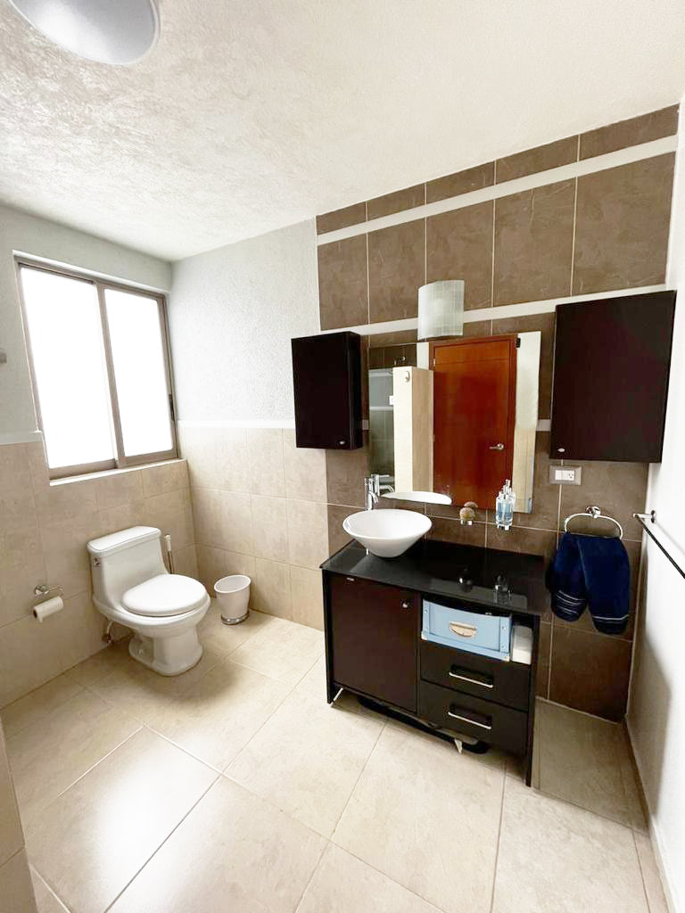 CASA EN VENTA EN JACARANDAS TRES MARIAS, MORELIA