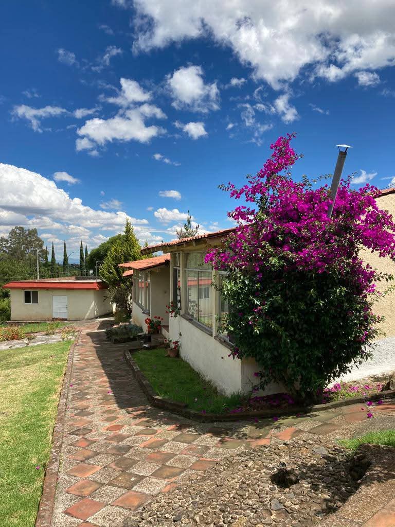 TERRENO CON CASA Y CABAÑAS EN VENTA EN TACICUARO, MICH