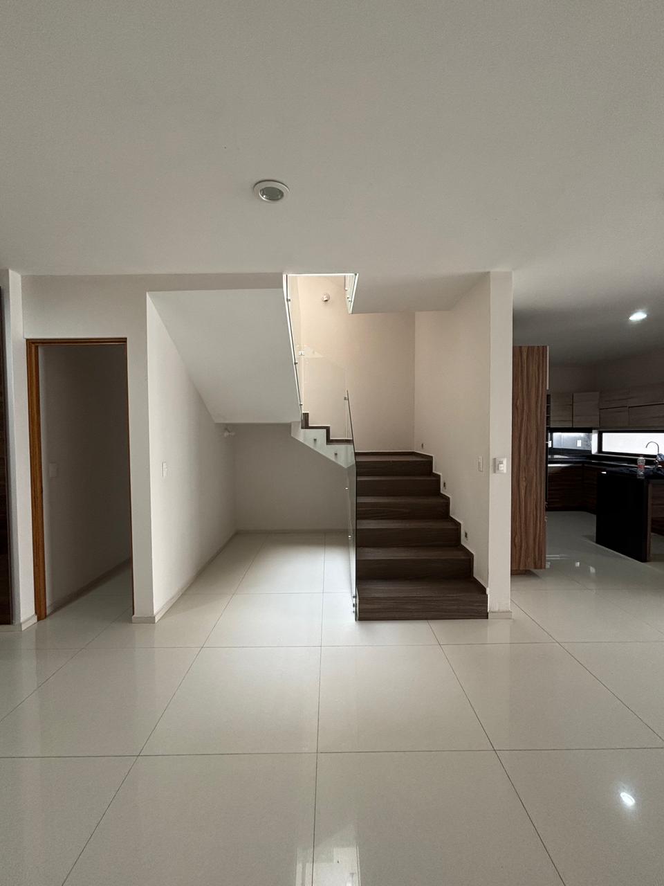 CASA EN VENTA/RENTA PASEO DEL PARQUE TRES MARIAS, MORELIA