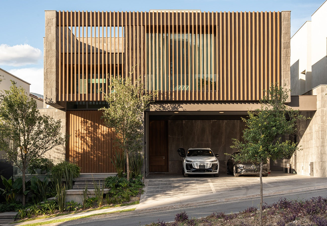 CASA RESIDENCIAL DE AUTOR AMUEBLADA EN VENTA EN RESIDENCIAL CORDILLERA SANTA CATARINA, NUEVO LEON