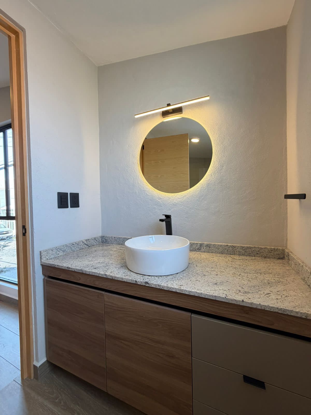 CASA CON LOCAL COMERCIAL EN VENTA EN CHAPULTEPEC SUR, MORELIA