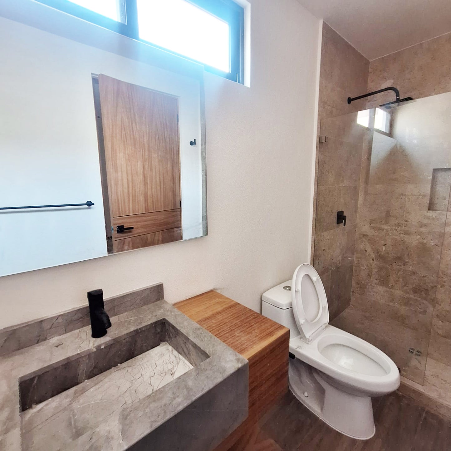 CASA EN VENTA EN RINCON DE LA MONTAÑA, MORELIA