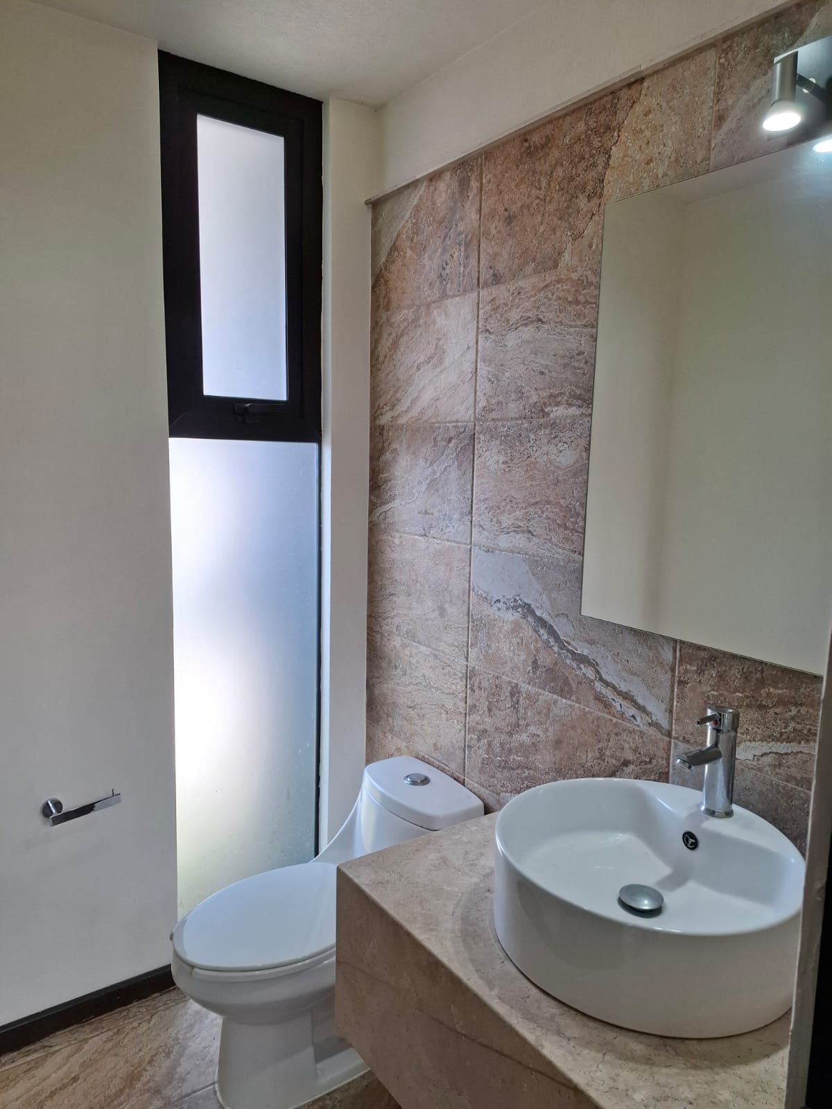 CASA EN RENTA EN AGUILAS ALTOZANO, MORELIA