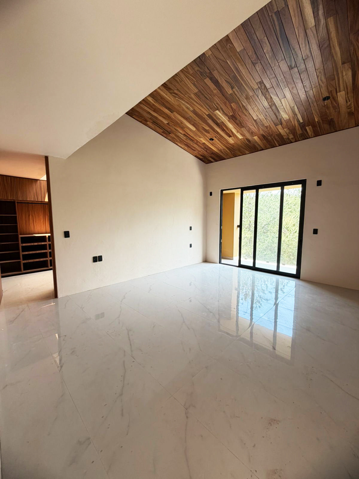 CASA EN VENTA EN CLUB Y DENTRO DEL CAMPO DE GOLF ALTOZANO, MORELIA