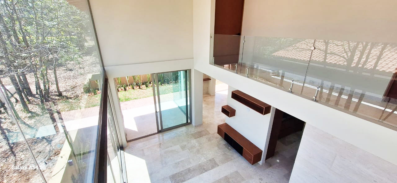 CASA EN VENTA EN CLUB Y DENTRO DEL CAMPO DE GOLF ALTOZANO, MORELIA