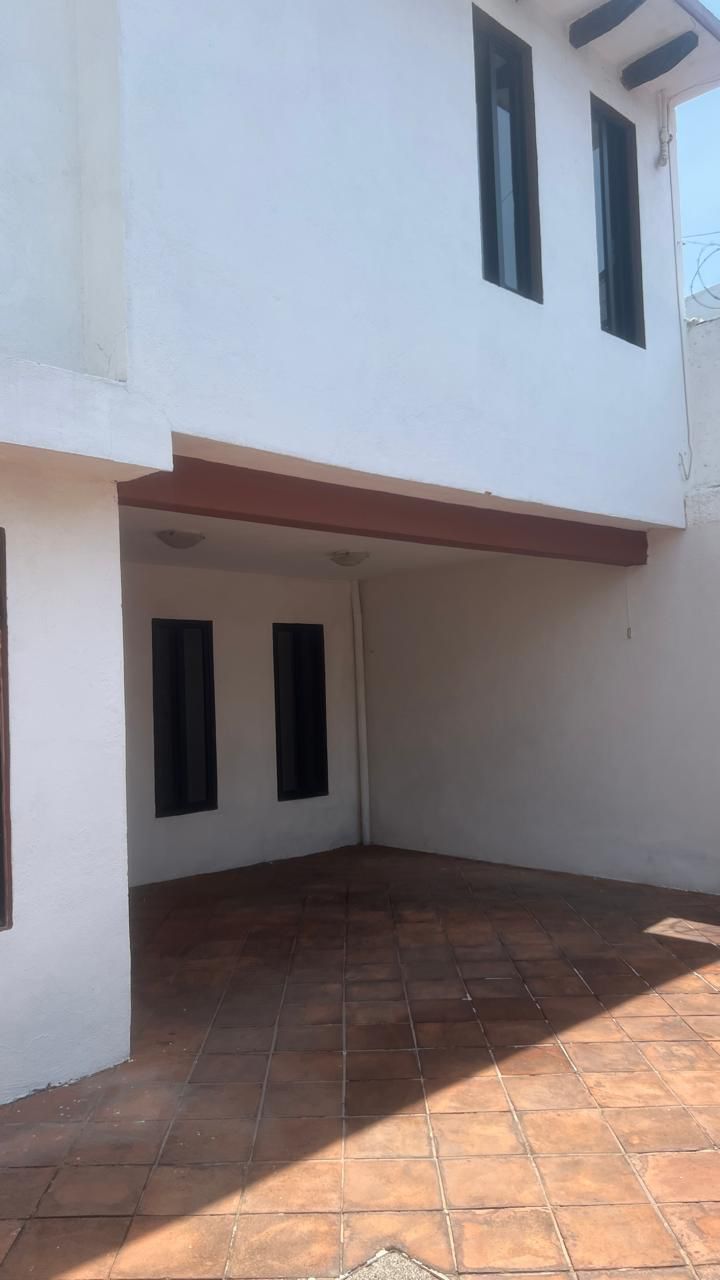 CASA EN VENTA EN FELIX IRETA, MORELIA