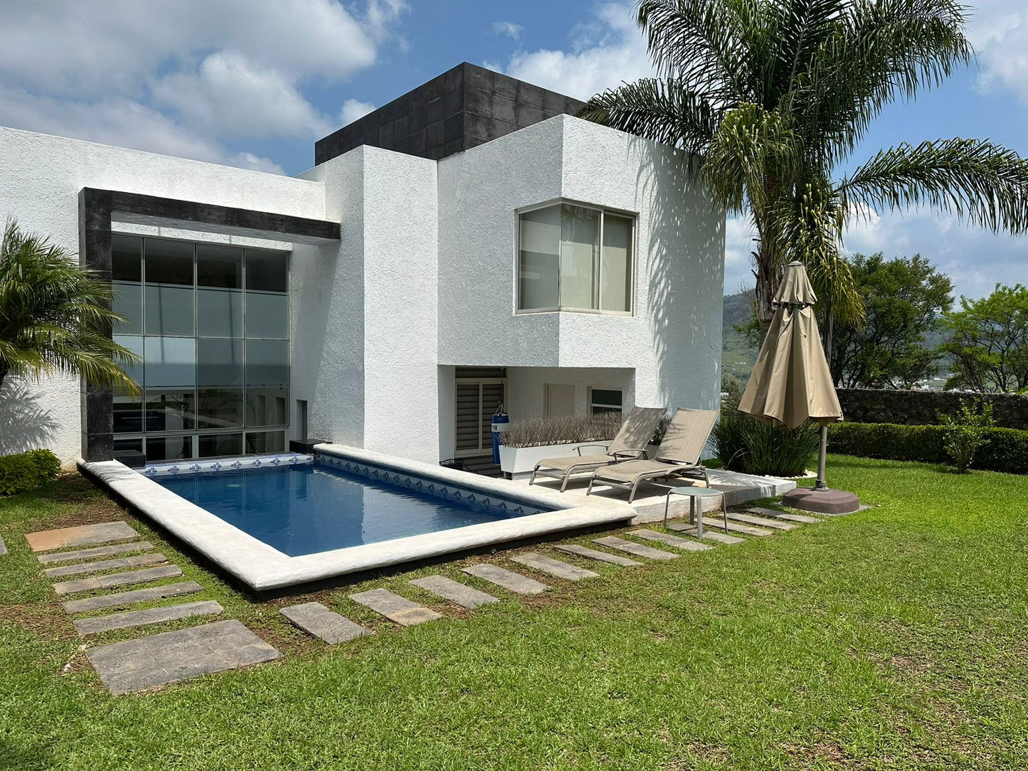 CASA RESIDENCIAL EN VENTA EN TRES MARIAS, MORELIA