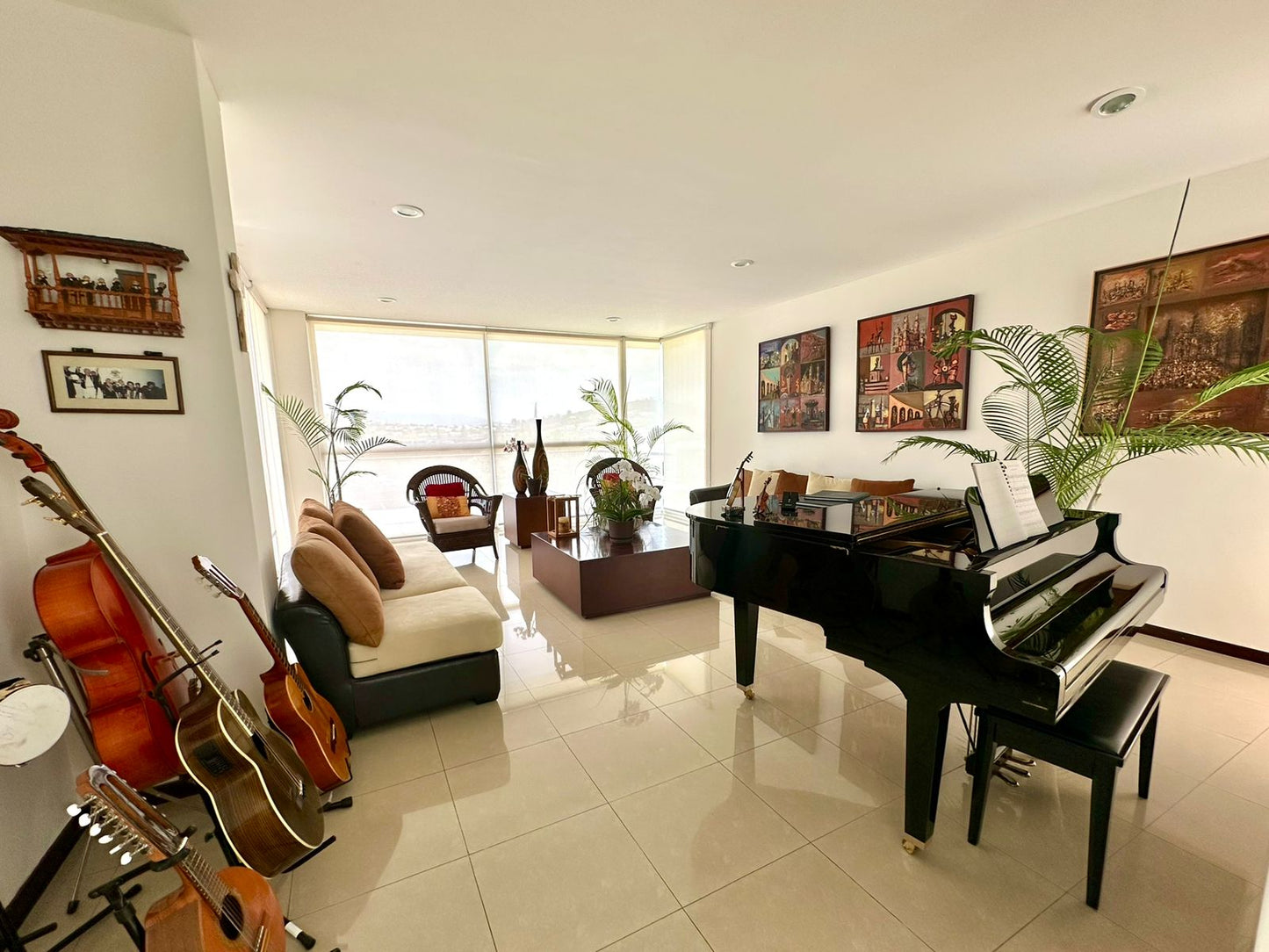 CASA RESIDENCIAL EN VENTA EN TRES MARIAS, MORELIA