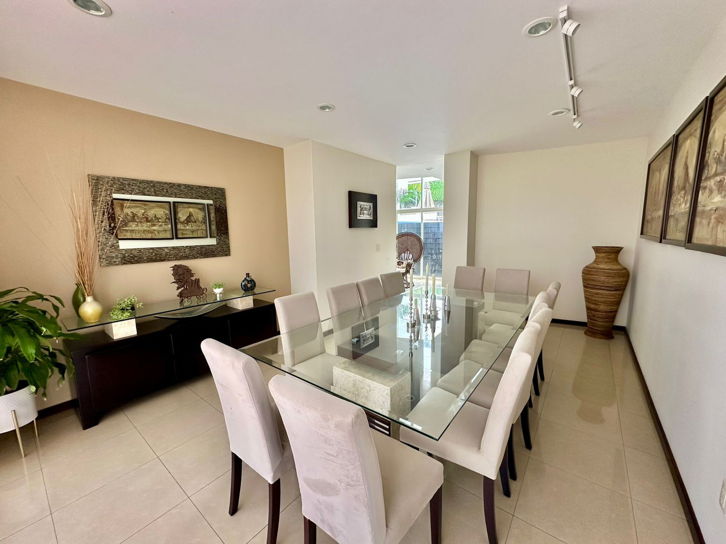 CASA RESIDENCIAL EN VENTA EN TRES MARIAS, MORELIA