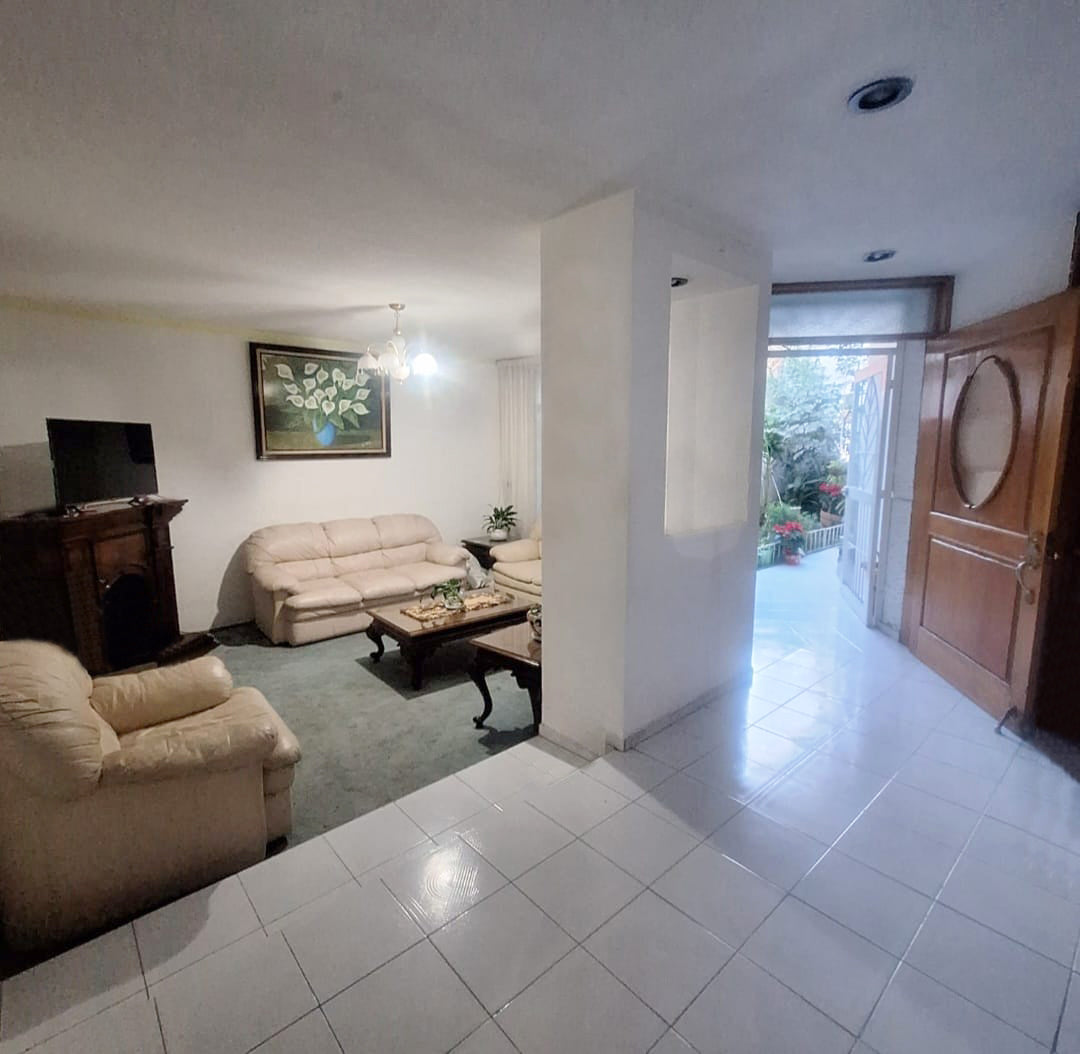 CASA EN VENTA EN CAMELINAS, MORELIA