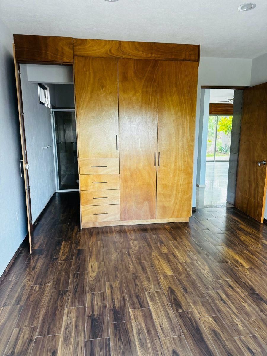 CASA RESIDENCIAL EN RENTA EN CLUB Y DENTRO DEL CAMPO DE GOLF TRES MARIAS, MORELIA