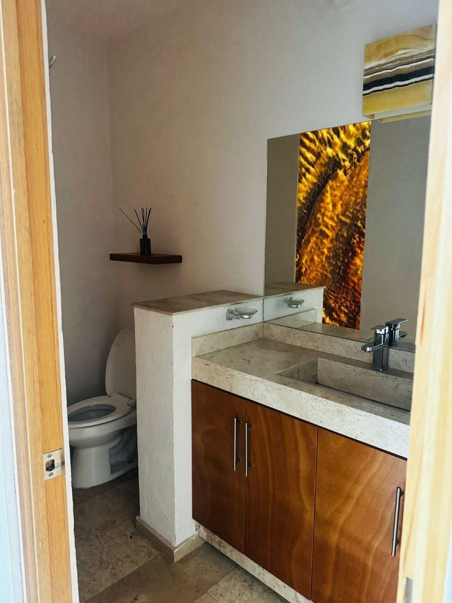 CASA RESIDENCIAL EN RENTA EN CLUB Y DENTRO DEL CAMPO DE GOLF TRES MARIAS, MORELIA