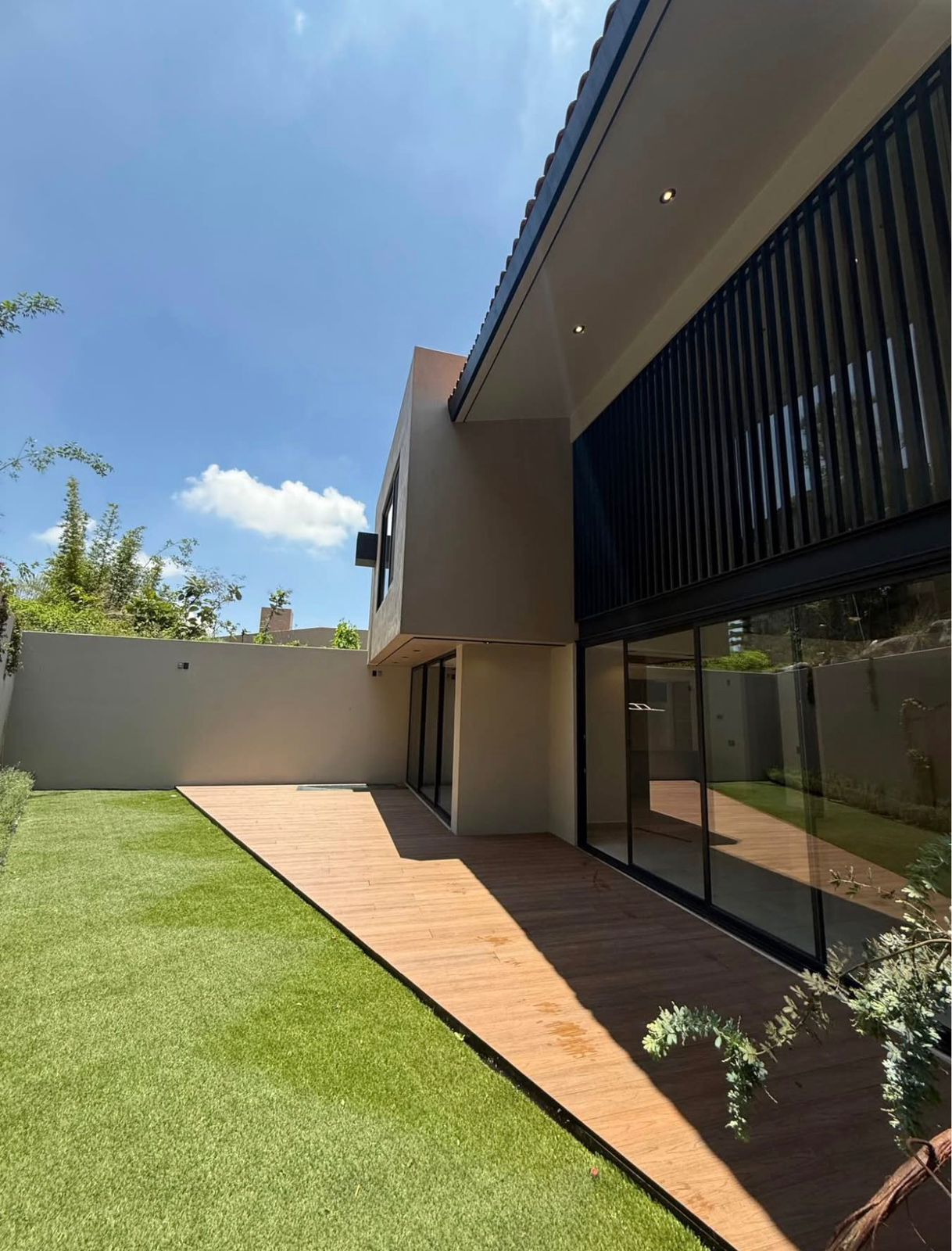CASA EN VENTA/RENTA EN CLUB Y DENTRO DEL CAMPO DE GOLF ALTOZANO, MORELIA