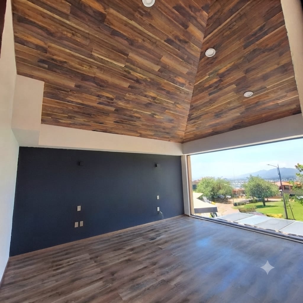 CASA RESIDENCIAL EN VENTA EN CLUB Y DENTRO DEL CAMPO DE GOLF ALTOZANO, MORELIA