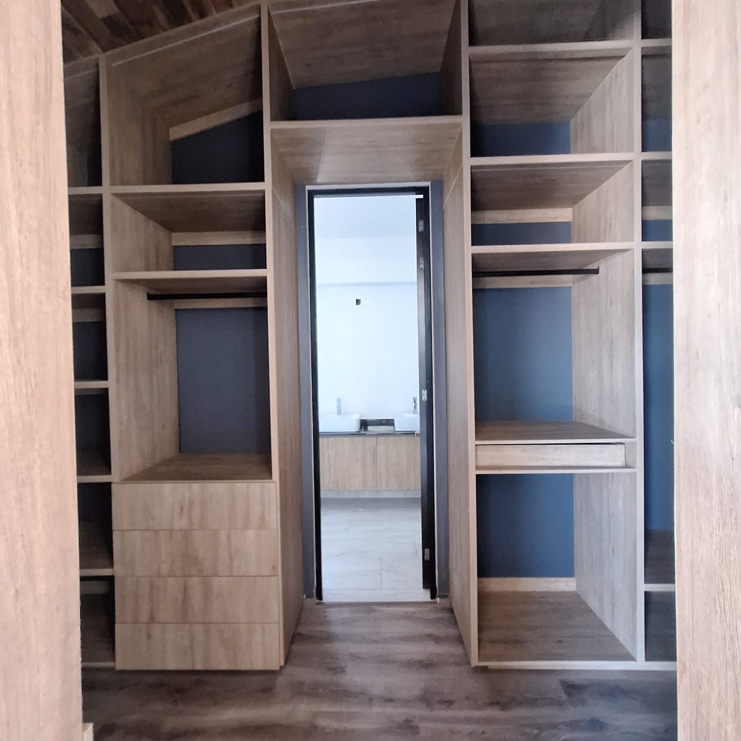 CASA RESIDENCIAL EN VENTA EN CLUB Y DENTRO DEL CAMPO DE GOLF ALTOZANO, MORELIA