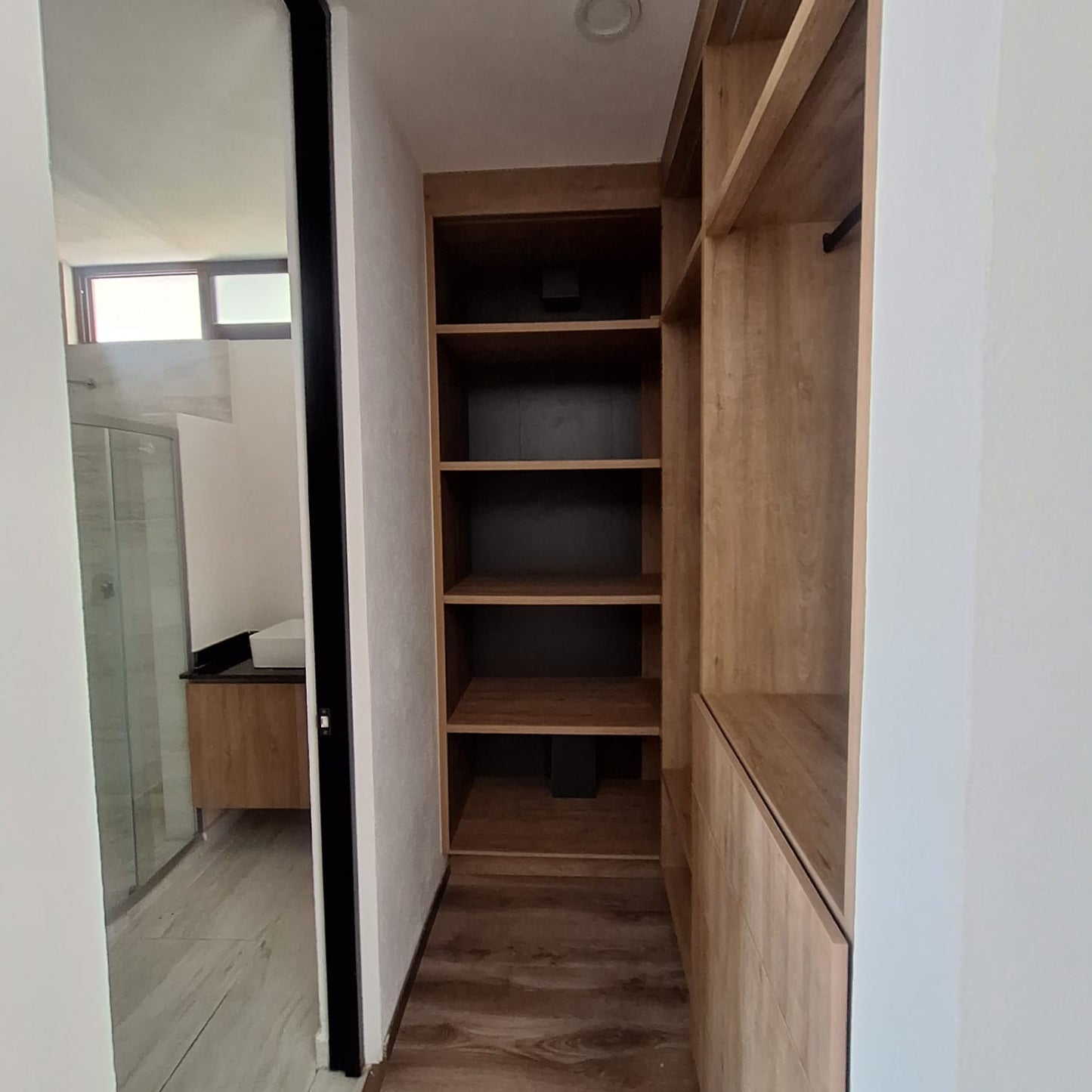 CASA RESIDENCIAL EN VENTA EN CLUB Y DENTRO DEL CAMPO DE GOLF ALTOZANO, MORELIA